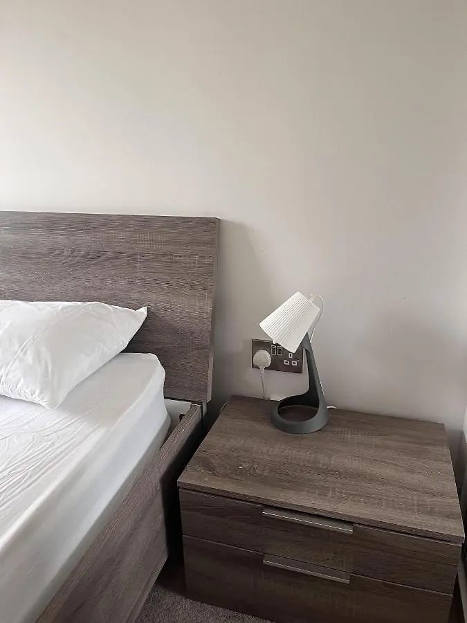 Lovely Charming 2-Bedroom Apartment In Bow London