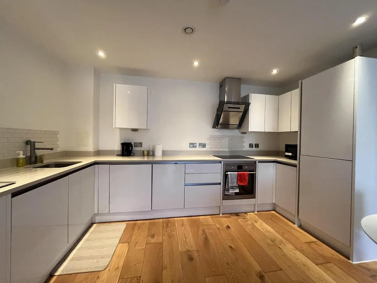 Lovely Charming 2-Bedroom Apartment In Bow ロンドン 0*,  イギリス