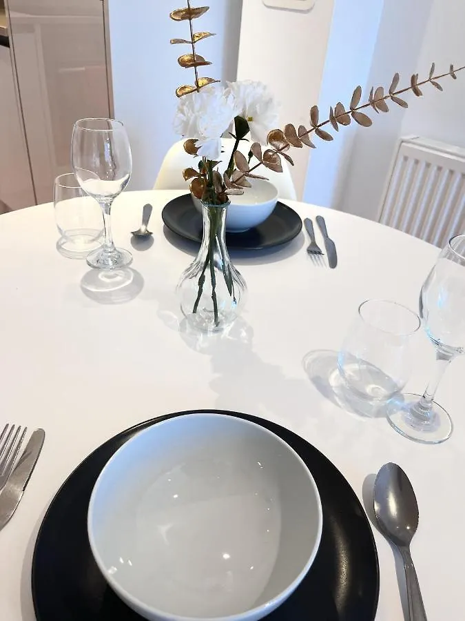 Lovely Charming 2-Bedroom Apartment In Bow ロンドン イギリス