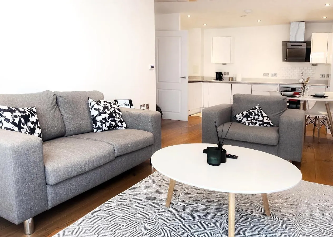 Lovely Charming 2-Bedroom Apartment In Bow ロンドン